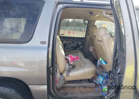 2002 Chevrolet Suburban 1500 Lt из США, поврежденный, VIN 1GNEC16Z12J155606